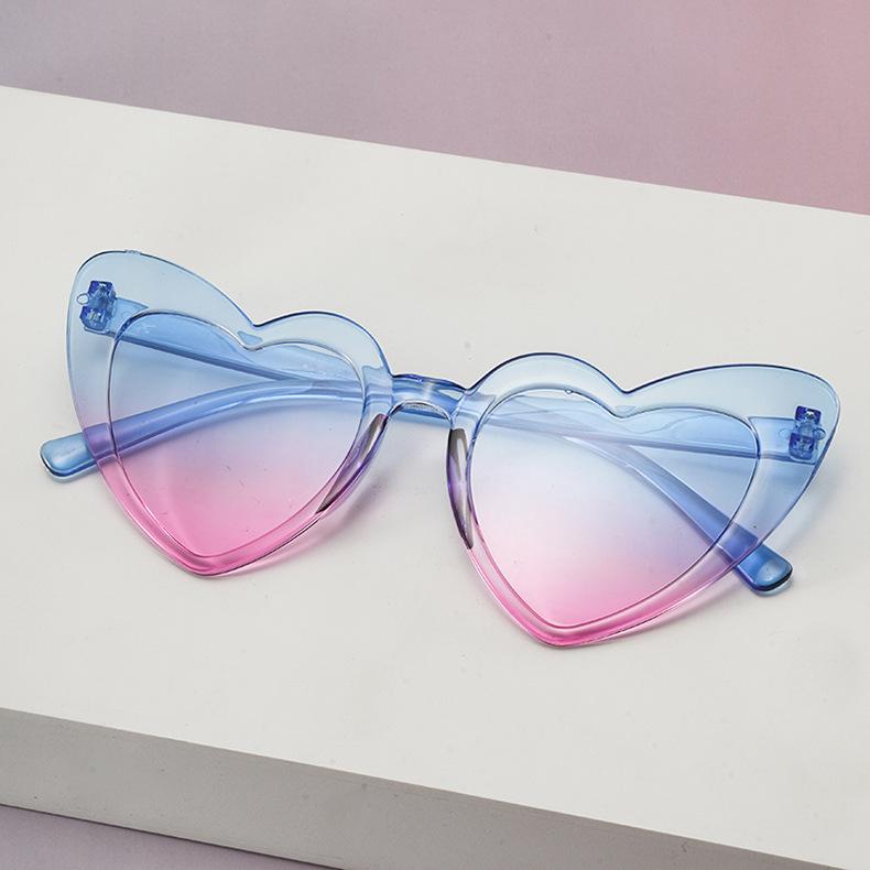 Trendy Heart-shaped Sunglasses for Women Retro Fashion UV Protection Lightweight Eyewear Ideal for Beach Party Festival Vacation