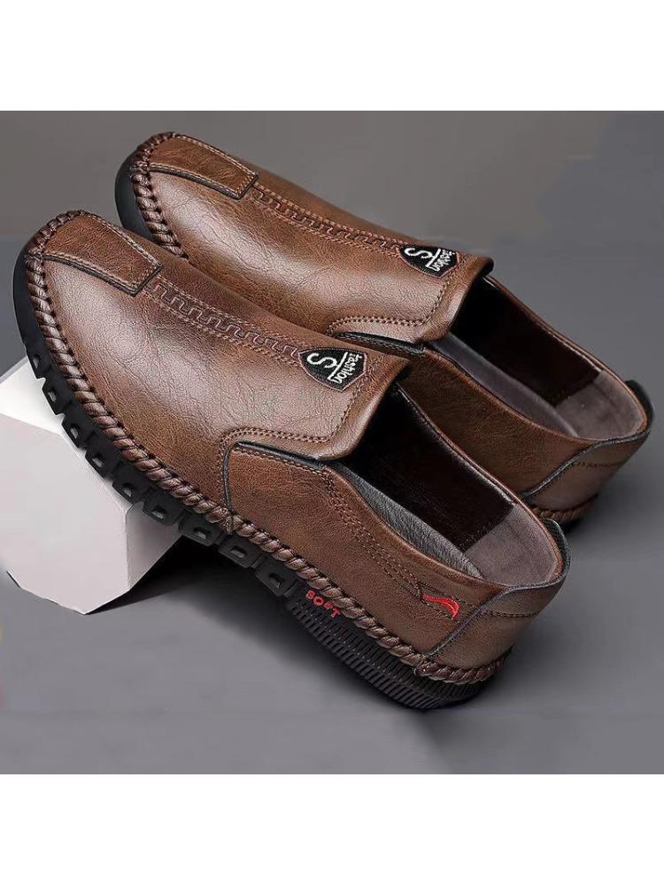 

2024 Новые туфли ручной работы из искусственной кожи, мужские повседневные кроссовки, комфортный дизайн, мужские деловые лоферы, мокасины с круглой головкой, модные 44