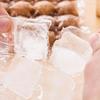 50/100 Stück Einweg-Kühlpack Gitter Eiswürfelform Gitter Selbstversiegelnde Würfelform Selbstversiegelnde Eiswürfelform Tasche Essbarer Gefrorener Eiswürfel