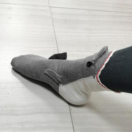 Women's Christmas Bow Knitted Socks - Crocodile & Shark Designs for Warmth