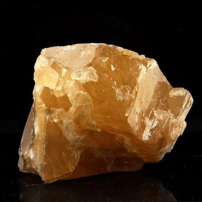 Pierres et Minéraux. Calcite. 490.15 ct. Santa Eulalia Mining District, Chihuahua, Mexique.