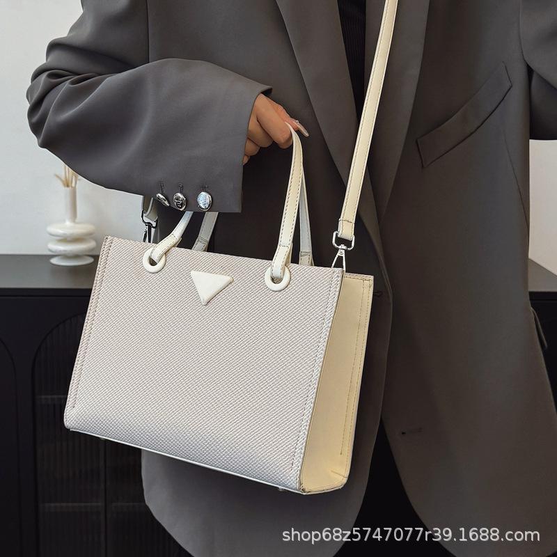 Bag women's spring 2025 new fresh and sweet large-capacity tote solid color shoulder bag simple casual commuter bag