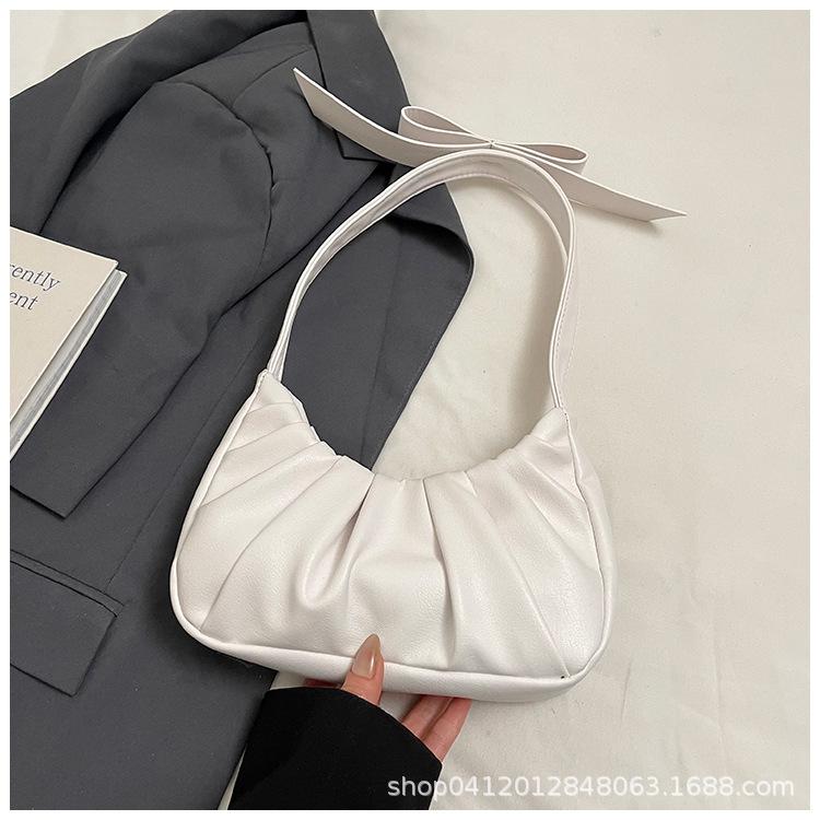 

This year s popular simple handbag women s 2025 spring new niche foreign style underarm bag fashionable versatile shoulder bag белый