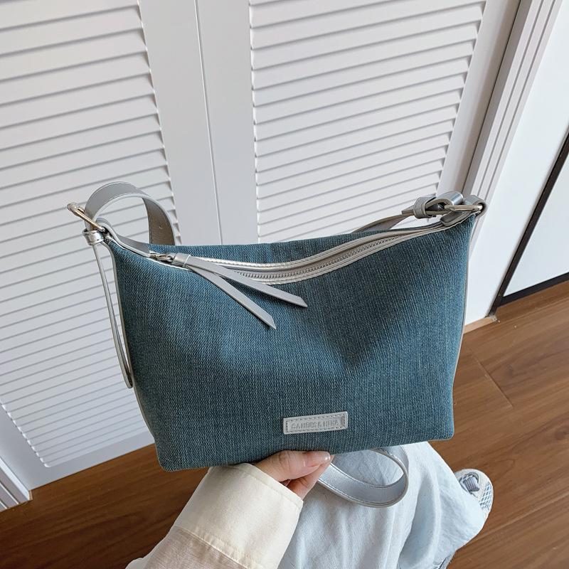 

Сумка большой вместимости женская новая нишевая модная сумка-пельмень высококлассная сумка через плечо серебряный