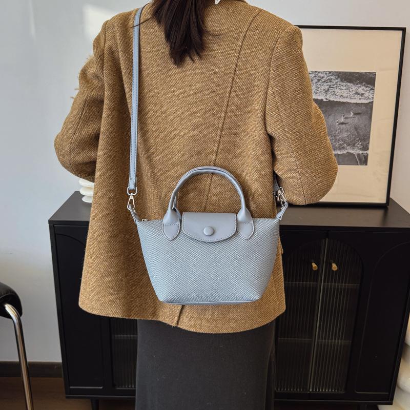 Fashion retro dumpling bag women's 2025 new simple texture shoulder bag versatile messenger bag mobile phone bag