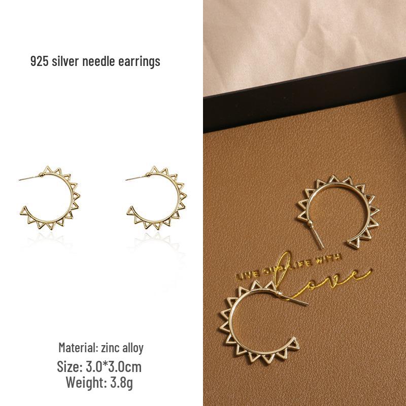 Gold C-shaped Round Metal Earrings with 925 Silver Needle - Retro Exaggerated Hoop Design