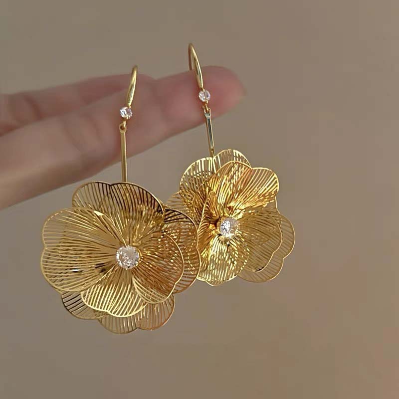 Vintage Metal Hollow Flower Drop Earring for Women Trendy Gold Color Crystal Geometric Personality Ear Hook Wedding Zircon Gift