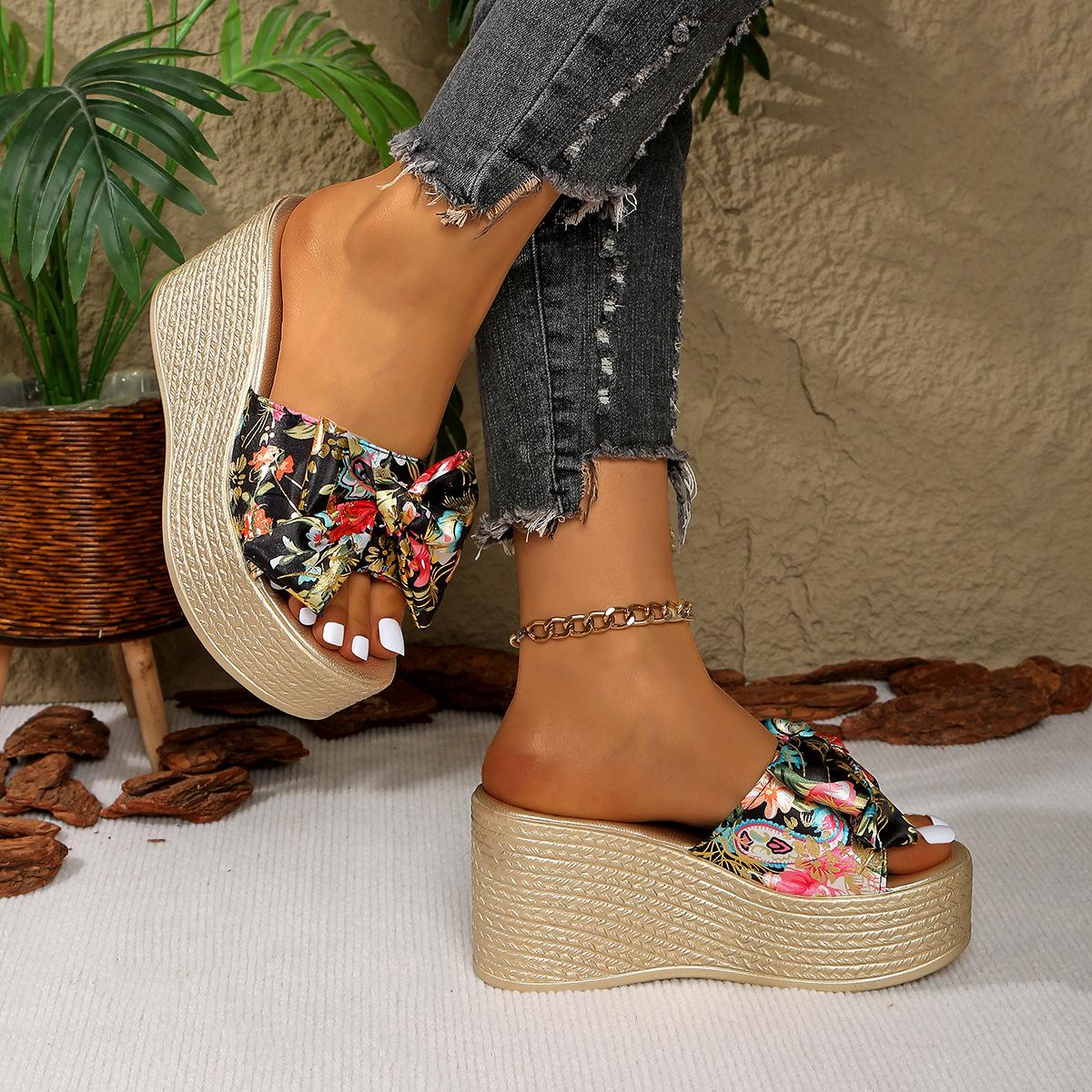 

European and American foreign trade new muffin thick-bottomed printed one-word slippers women s large-size slope heel beach cool slippers 35 чорний