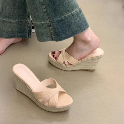Γυναικεία παπούτσια – Πέδιλα και πλατφόρμες