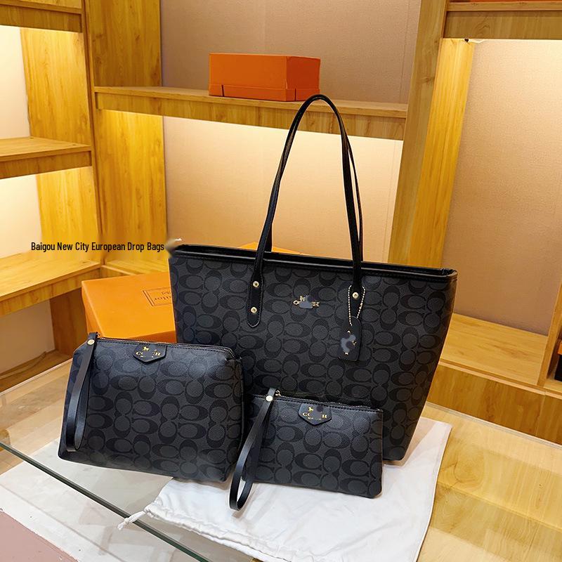 2025 Women’s Versatile Large Capacity Mother-Child Tote: Fashionable Commute Shoulder Handbag