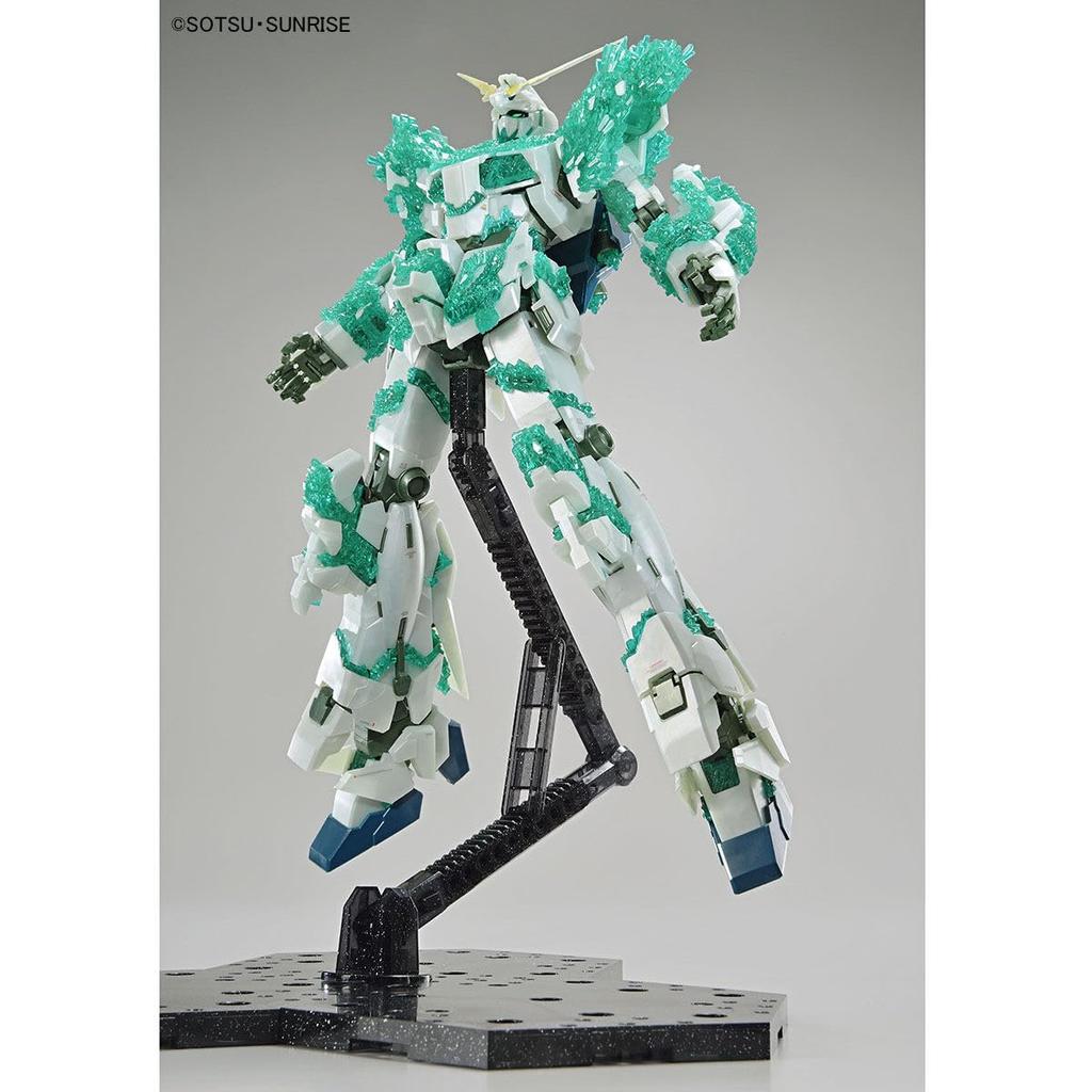 Base Limited Unicorn of Mobile Suit Unicorn Plastic Model [MG] 1/100 (Crystal Light) [Unicorn]