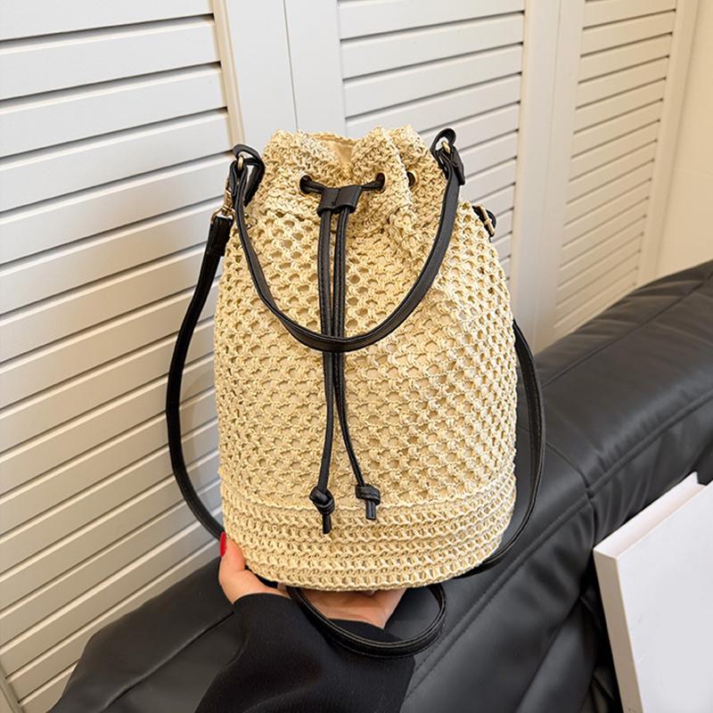 Women Woven Handmade Shoulder Bag Sumple Straw Bucket Bag Drawstring Crossbody Bag Rattan Beach Bag for Gilrs