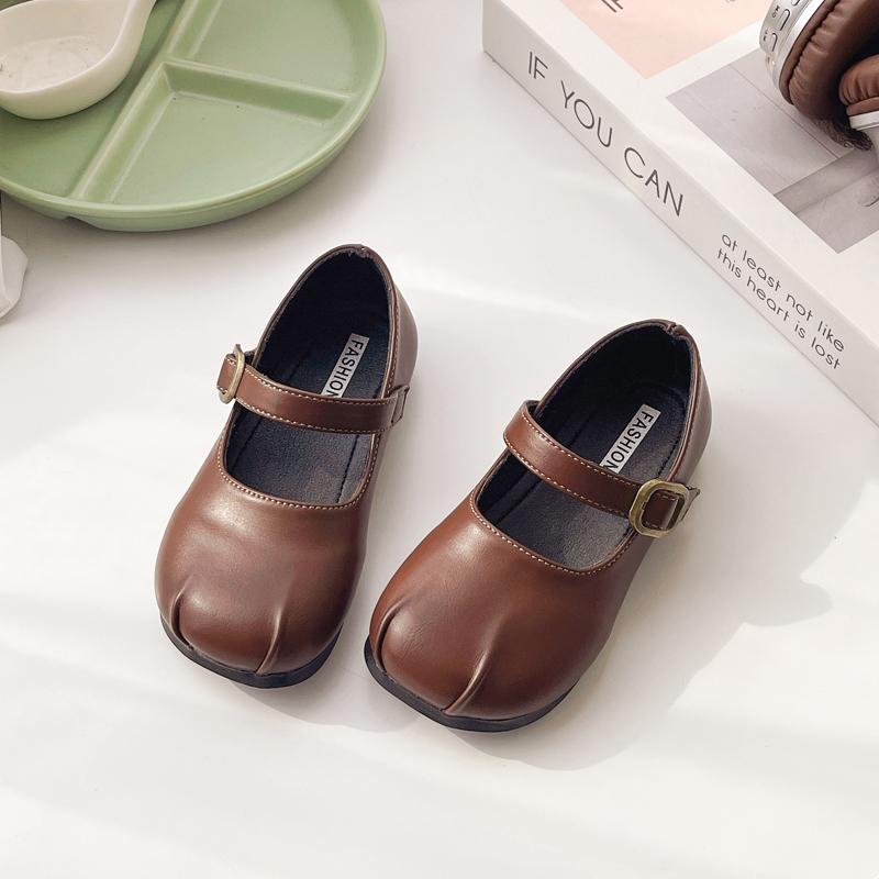 

Kids Leather Shoes Soild Color Simplicity Girls Princess Shoes Pleated Ins Trend 2025 Spring Autumn Girls Flats Round Toes Sweet 23 коричневый