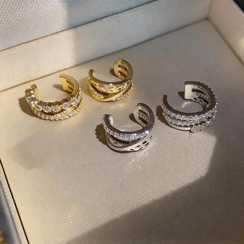 Luxuriöser Exquisiter Dreilagiger Kreuz-Zirkonia-Ohrklemme für Damen - Kein Ohrloch erforderlich