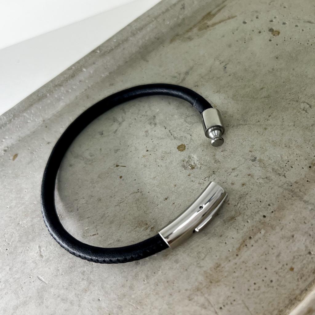 Glory_Arden Surgical Steel Finish Leather Bracelet/Ghmb-295