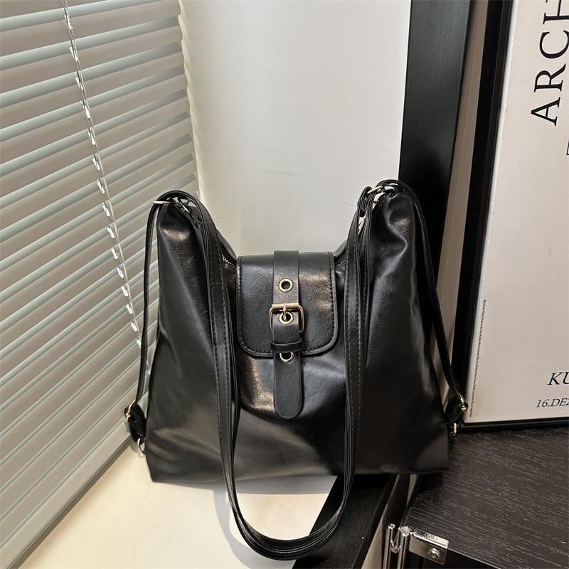 Casual Retro Summer New Retro Solid Color Popular Large Capacity Shoulder Underarm Backpack Women's Bag