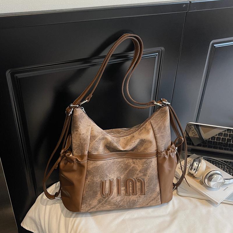 

2025 Autumn/Winter Women s Large Capacity Retro Bag - Simple & Versatile Design 31x15x23 cm