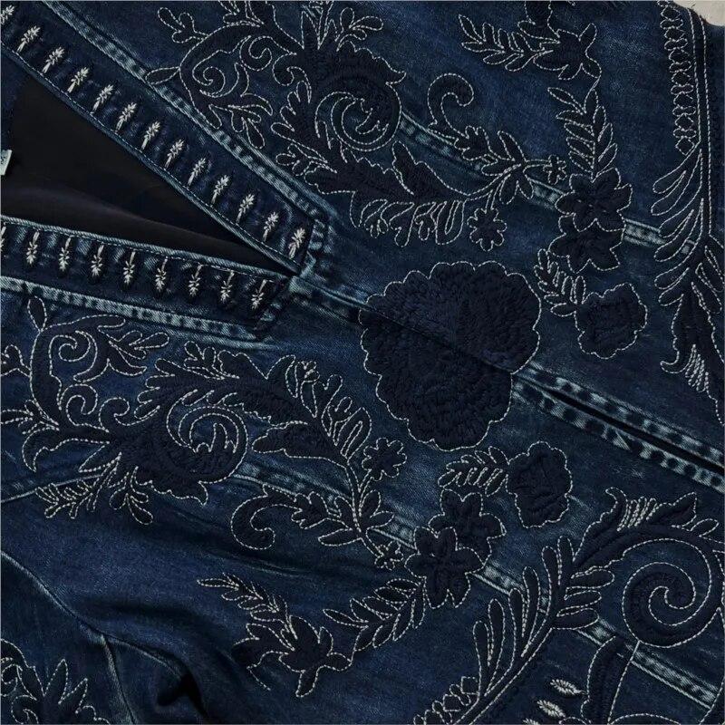 Johnature Woman Spring Personality Vintage Embroidery V-Neck Coat Niche Loose Cotton Long Sleeves Retro Coat