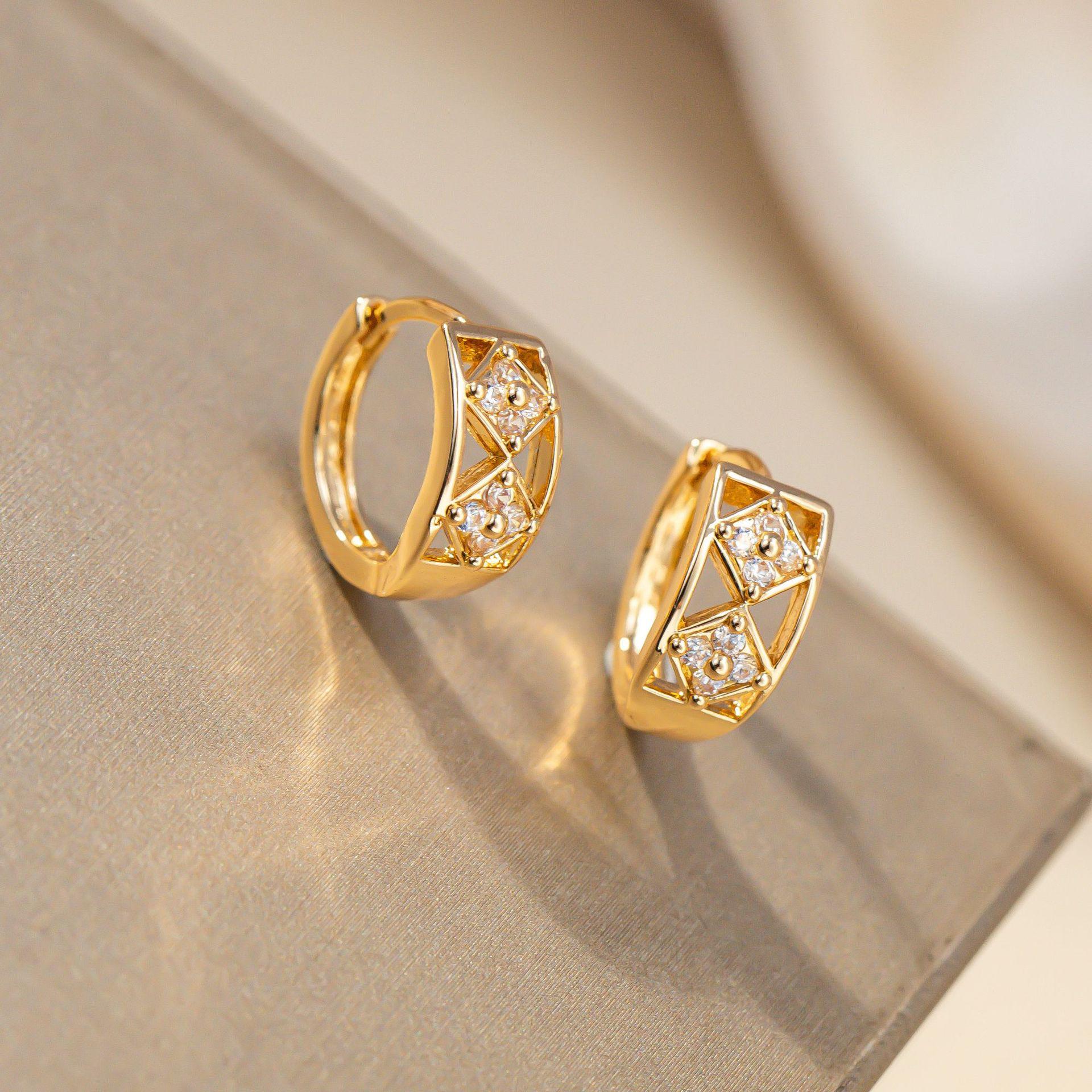 Square Geometric Gradient Diamond Stud Earrings