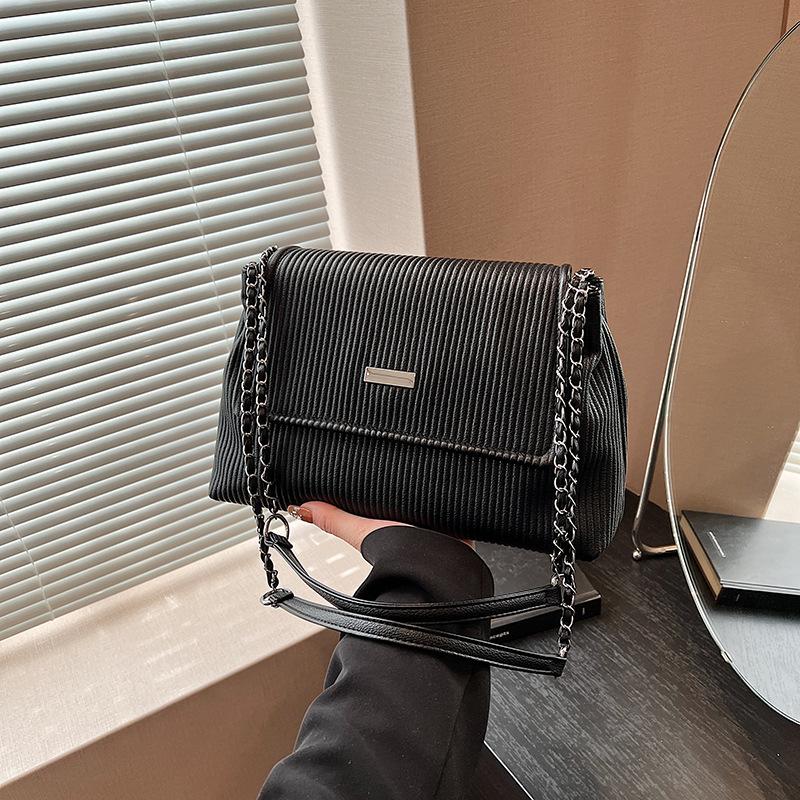 Large Capacity Bag Women's New Fashion Chain Shoulder Bag Versatile Commuter Oblique Span Bag