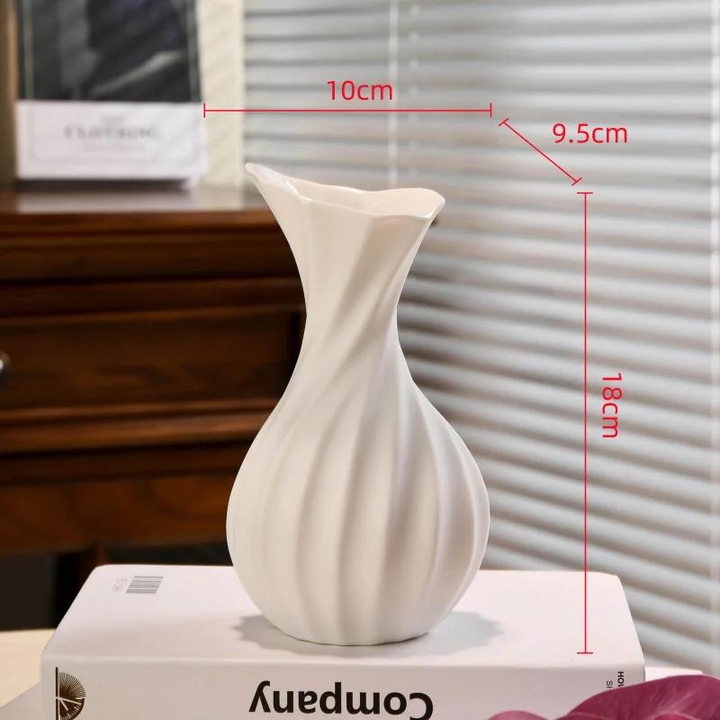 Creative Ceramic Vase Abstract Irregular Folds Handmade Spiral Porcelain Vase Ceramic Handicrafts Flower Vases Flowerpot Vases P