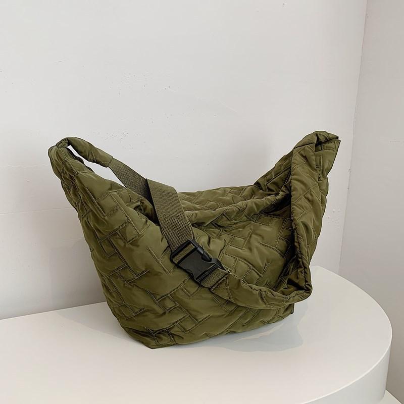 

Нишевая сумка-мессенджер на одно плечо, пуховая сумка, сумка-пельмень ромбовидной формы большой вместимости, легкая водонепроницаемая сумка из мягкой ткани зелёный