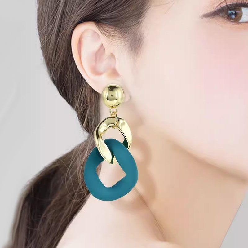 Fashionable White Geometric Earrings Earrings