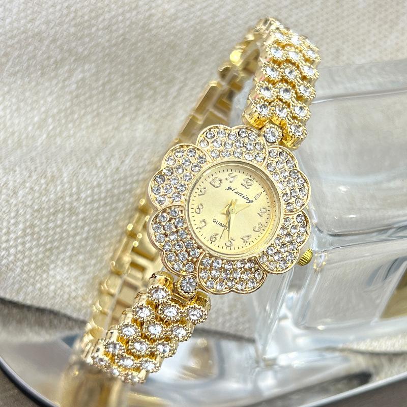 Montre Fleurs Vintage pour Femmes Luxe Or Strass Bracelet en Acier Montres Design de Marque Dames Montre-Bracelet à Quartz Reloj