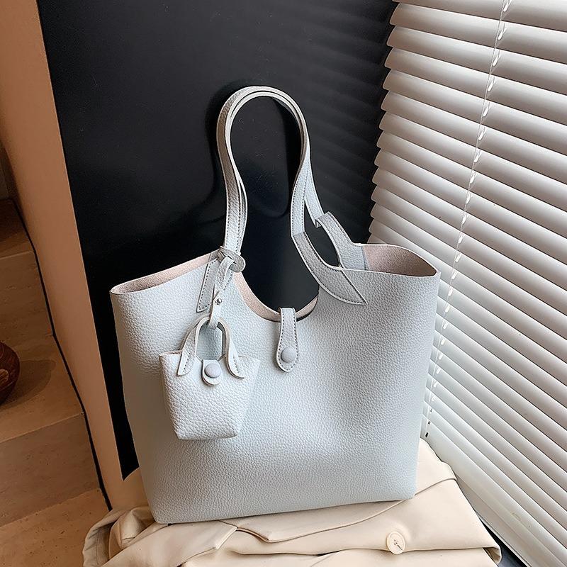 Simple and casual high-end single shoulder axillary commuting big bag for women's summer new large-capacity tote bag