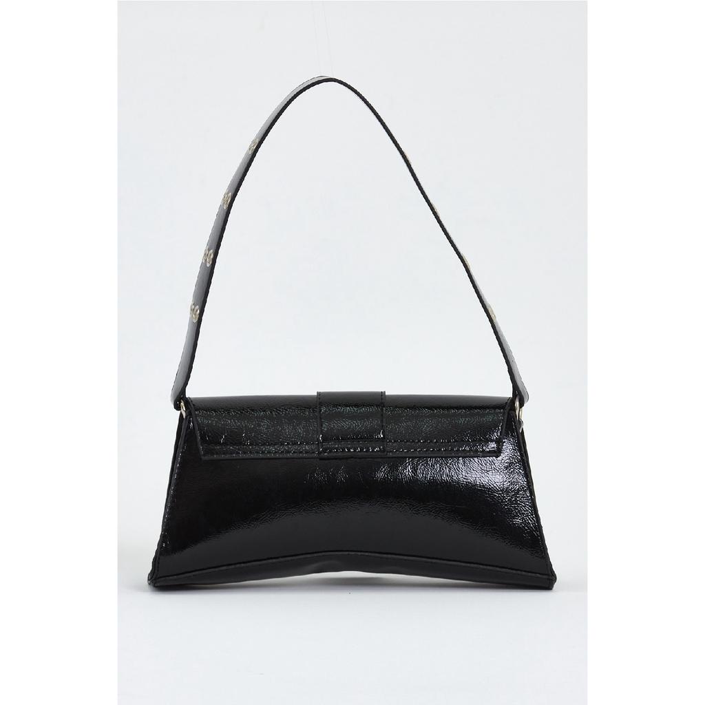 Dámská asymetrická bageta s cvočky