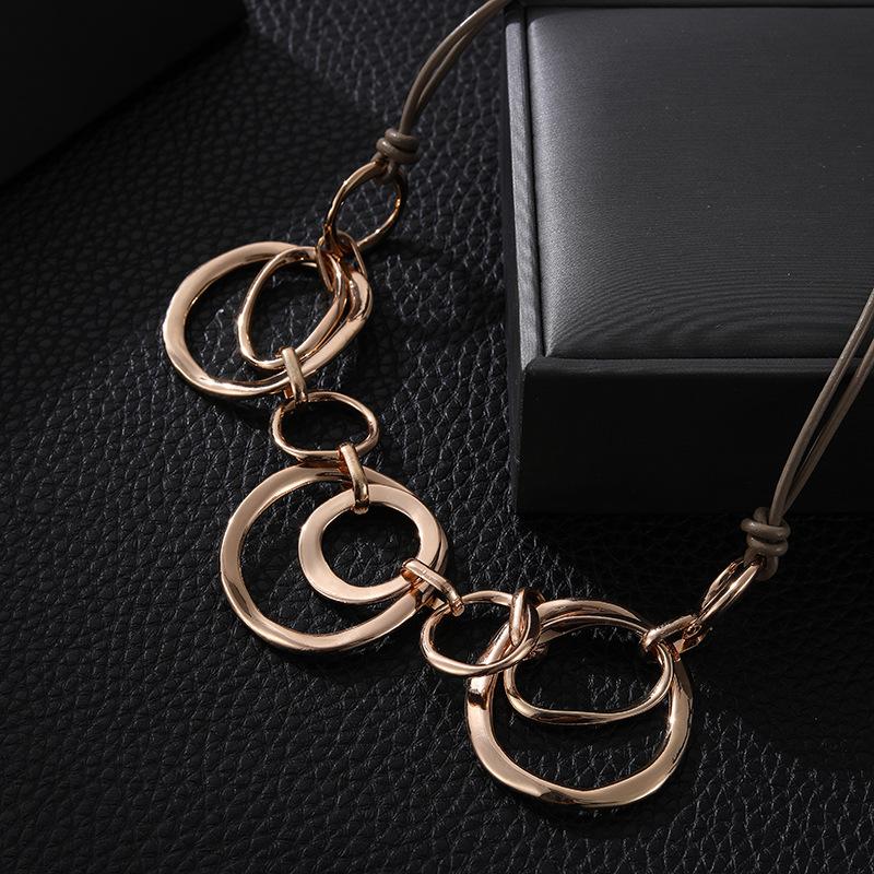 Exquisite Geometric Metal Fashion Personality Versatile Women'S Clavicle Chain