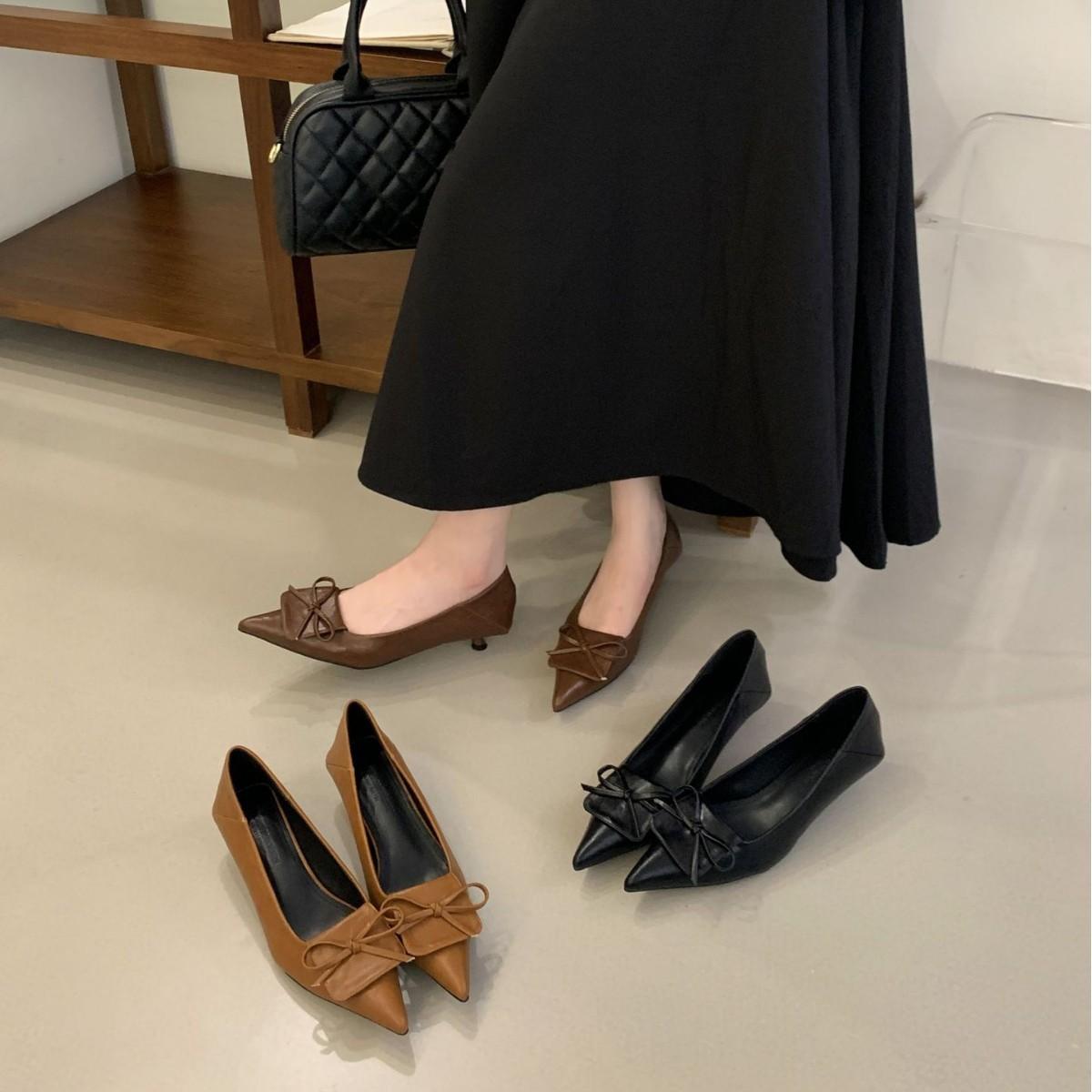 

2025 new autumn fashion bow with thin heel, light mouth soft sole, versatile commuter work women s shoes 35
