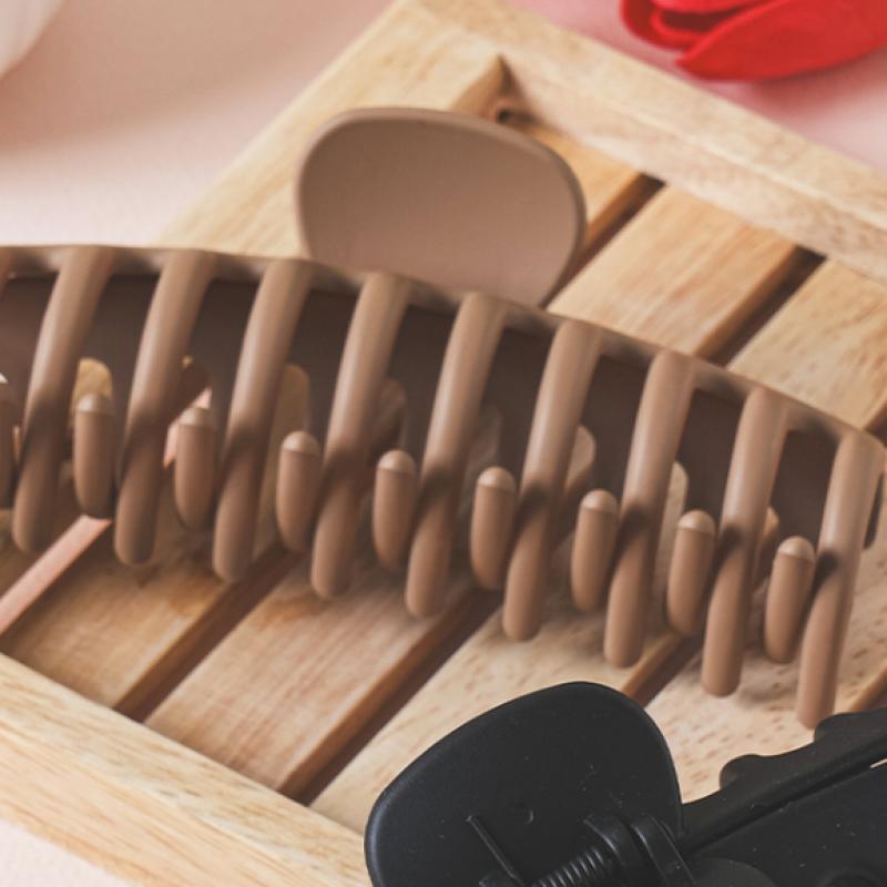 Daiso Matte Clip Brown