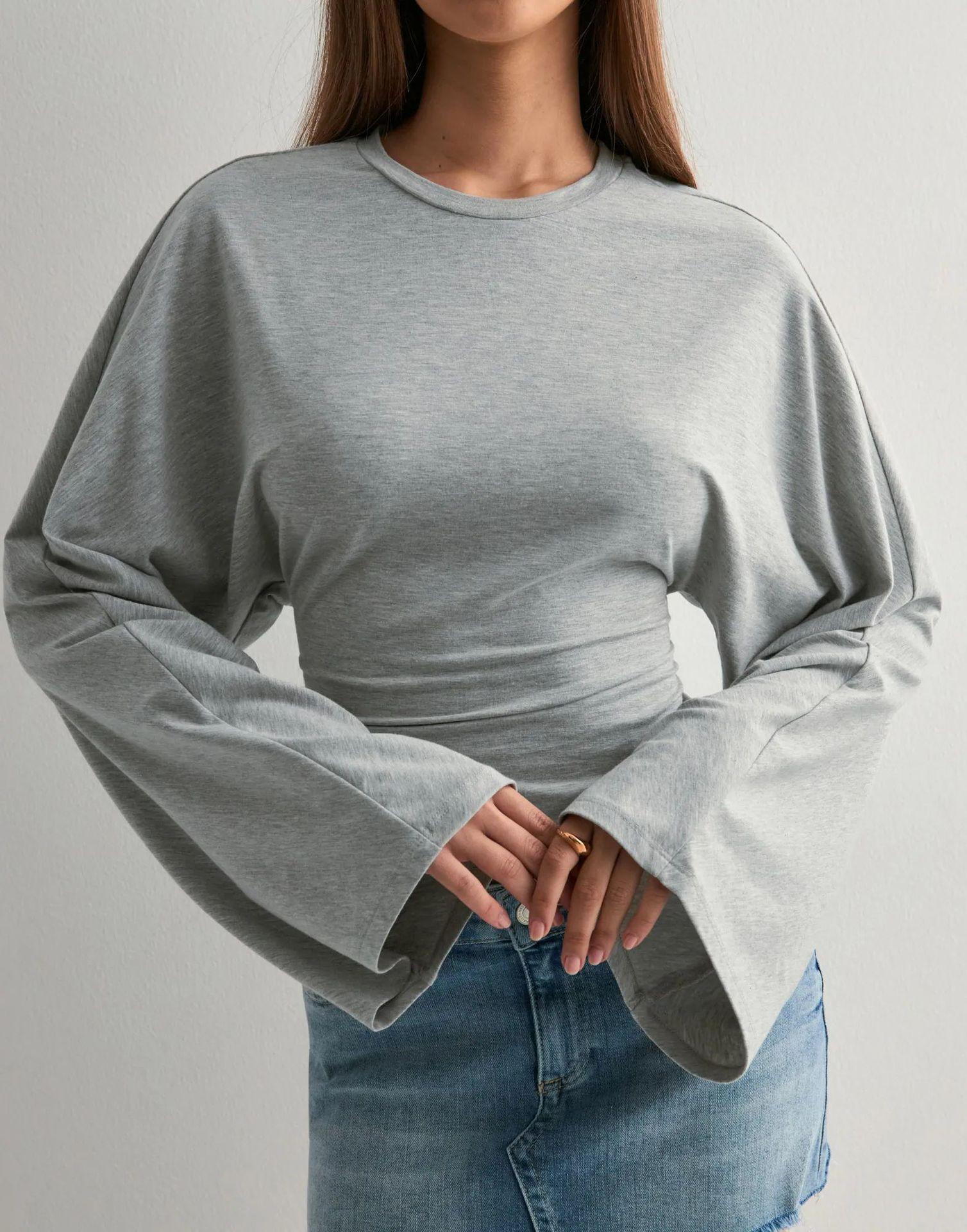 

Light Gray Long Sleeve Blouse with Flare Sleeves and Waist Pleats S серый