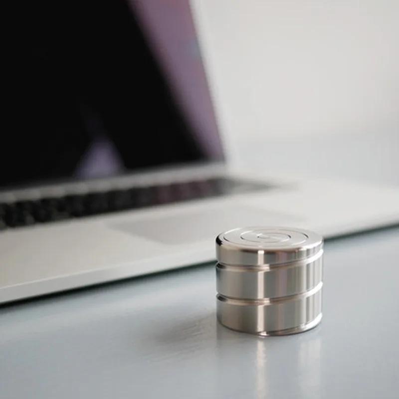 Zylindrisches Gyroskop Schreibtisch-Dekompressions-Drehspielzeug aus Aluminiumlegierung Büro Schreibtisch Fidget Geschenk Optische Täuschung Fließendes Finger-Spielzeug