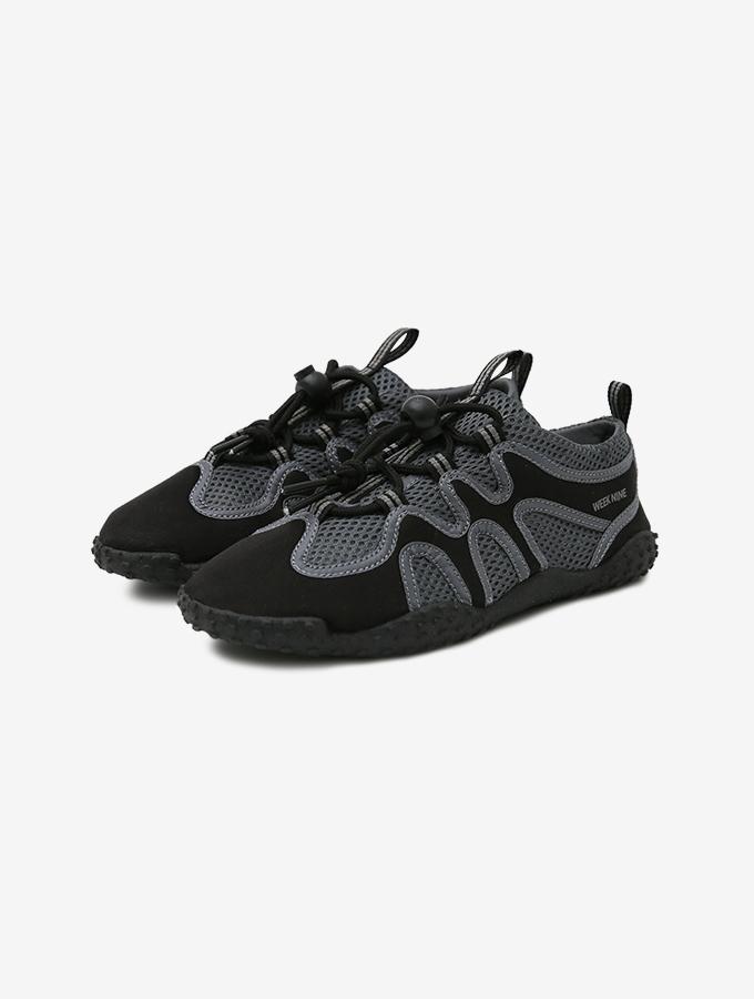 Wikeunain Two Ways Aqua Shoes (Black) + Storage Bag Set