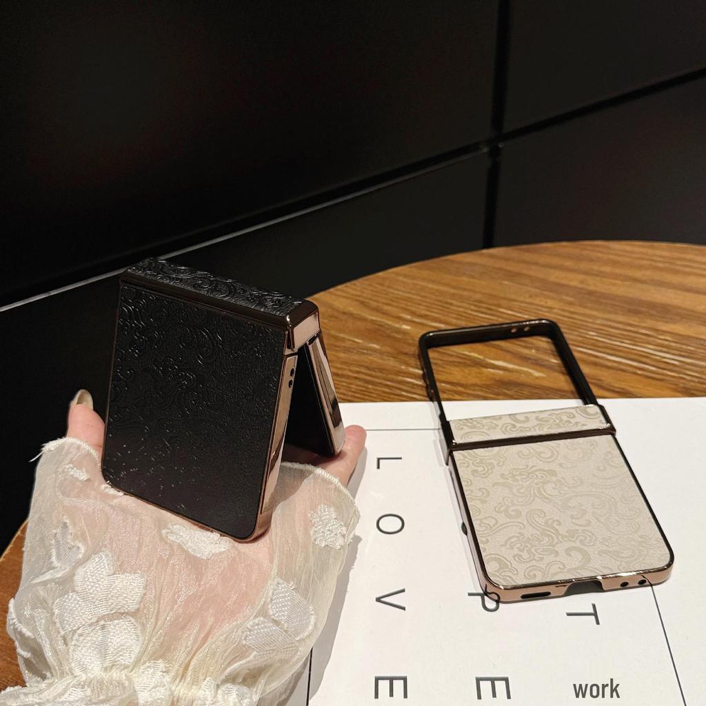 Luxury Dragon Pattern Leather Case for Samsung Z Flip 7: Premium Flip 6/5 Anti-Drop Protection