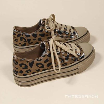 Sapatos de mulher – Keds