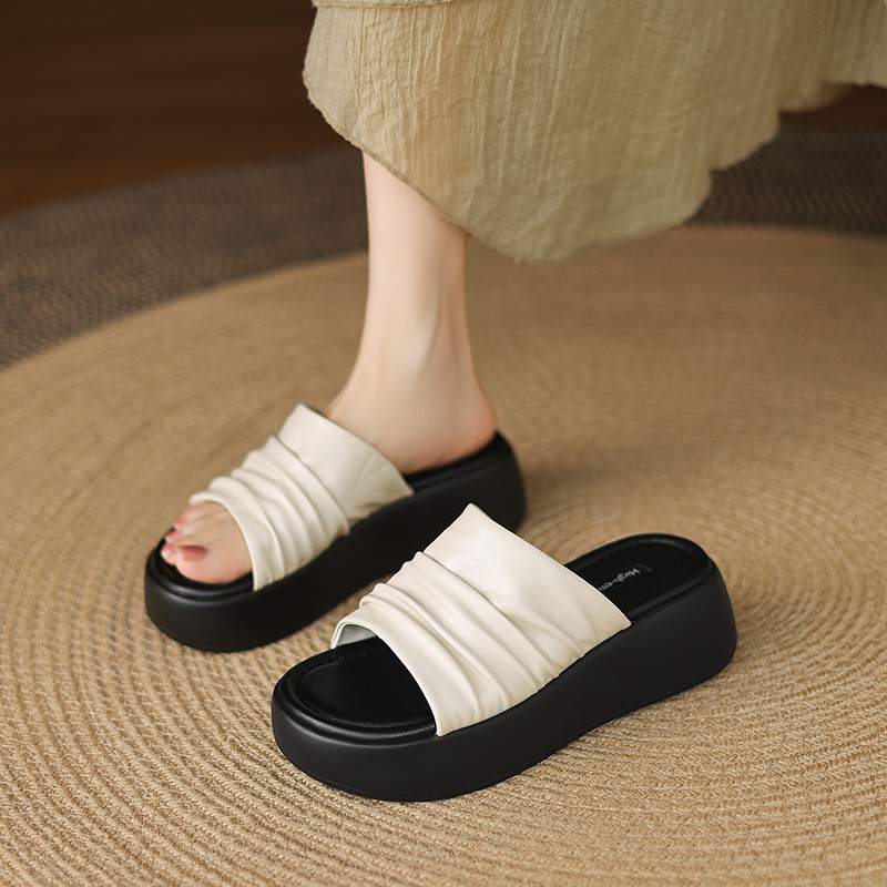 Krazing Pot Cow Skin Summer Size 40 Outside Slippers Thick Bottom Flat Platform Pleated Decoration Women Flip Flops Sandals