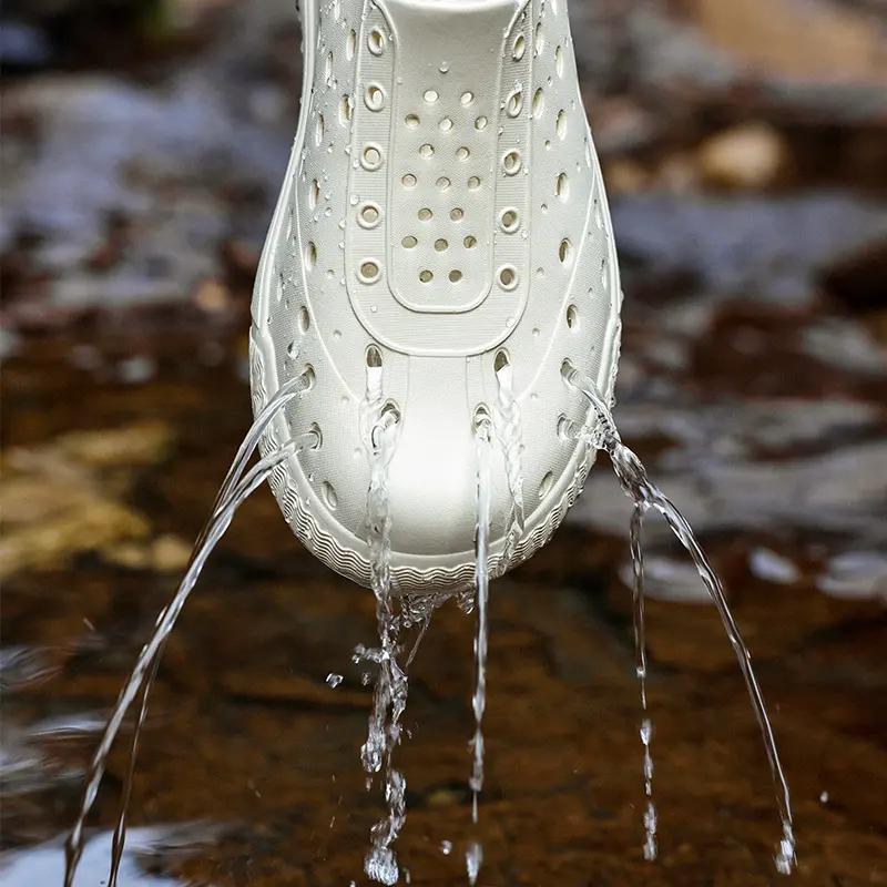 New Beach Sandals Perforated Shoes Mens Anti Slip Work Shoes Summer Garden Shoes Water Shoes Ultra Light Outdoor Walking Shoes