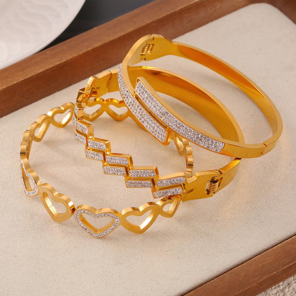Hong Kong Trendy Minimalist Geometric Diamond-Set Gold-Plated Titanium Bracelet