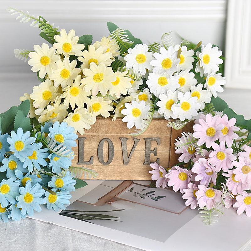 Small Daisy Chamomile Fake Bouquet for Home and Wedding Decoration
