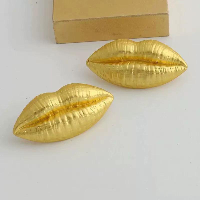 

Exaggerated Metal Lips Earrings For Women Vintage Trend Ear Jewelry Simple And Fashionable Punk Accessories