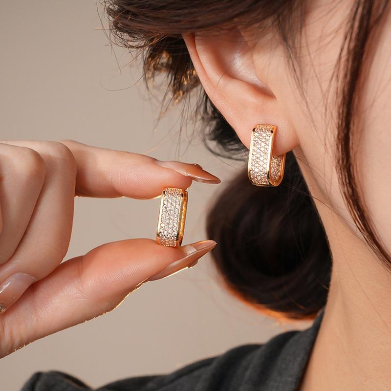 2026 New Design Micro-Set Zirconium Golden Color Geometric Earrings Fashionable For Women's Accessory Ear Cuffs Luxury Jewelry