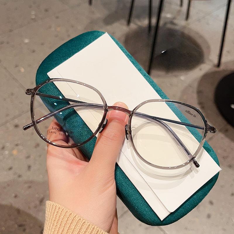 Простая коричневая титановая оправа Tr90 — фото 3