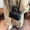 2025 New Women's Bowling Bag One Shoulder Crossbody Bag Portable Toast Bag Fashion Large Capacity Pillow Bag