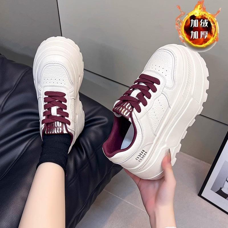 2025 new high-value thick-soled white shoes for women's popular height-increasing sports board shoes versatile autumn and winter casual muffin shoes