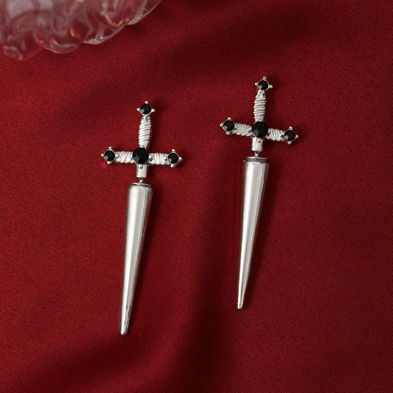 

Новые готические серьги-мечи женские ретро уличные серьги-кинжалы с кристаллами и бриллиантами