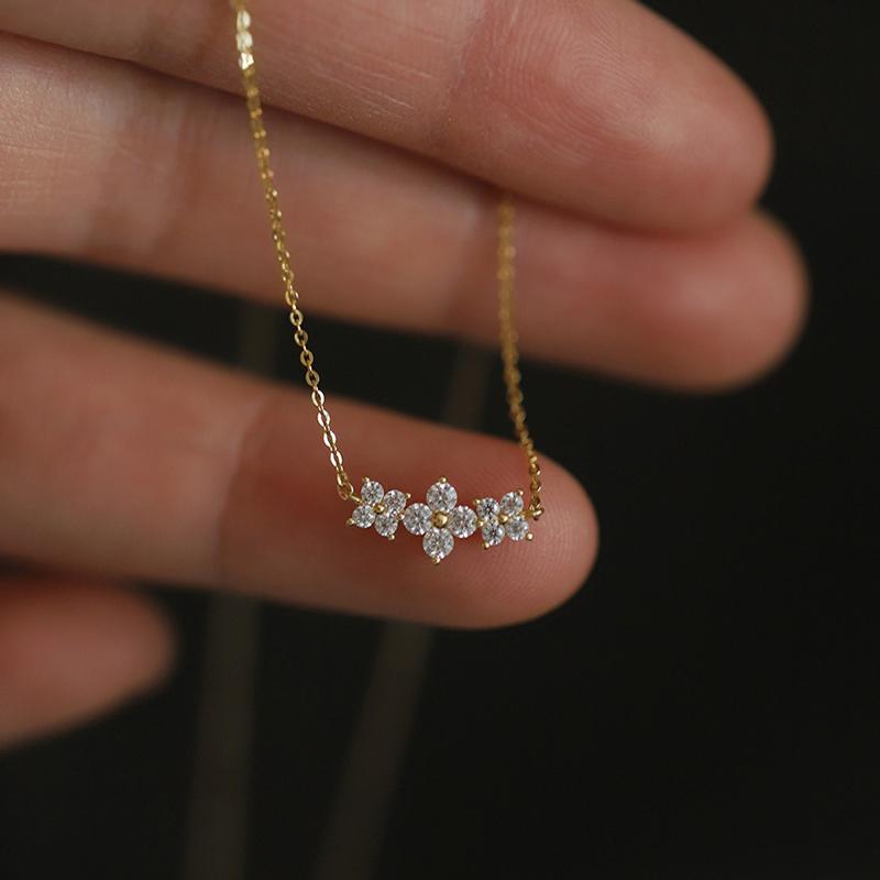 

RAPRGOLD Moissanite Flowers Pendant Necklace for Women Wedding Fine Jewelry s925 Silver Four Clover Charm Chains Gifts 45cm