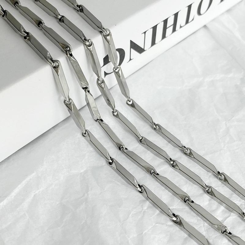 Exclusive Design Titanium Steel Oval Chain Necklace, Versatile, Luxurious, Hip-hop and Street Style Bamboo Leaf Collar Thin Chain
